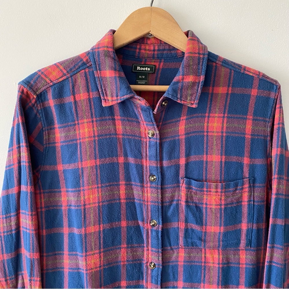 Roots blue and red check flannel shirt blouse size medium womens - Picture 2 of 15
